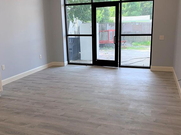 3rd image of 170 Bradford St #3