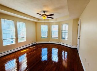 384 Metacom Ave, Warren, RI 02885