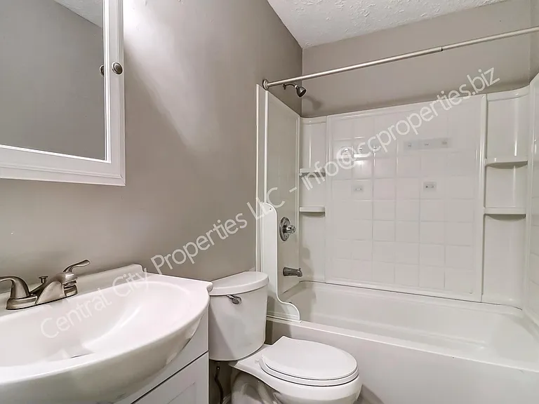 1267 Wilson Ave — Photo 14