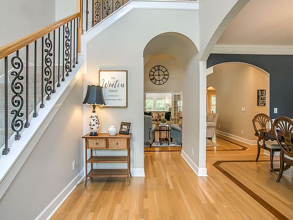 5th image of 2656 Churchill Dr