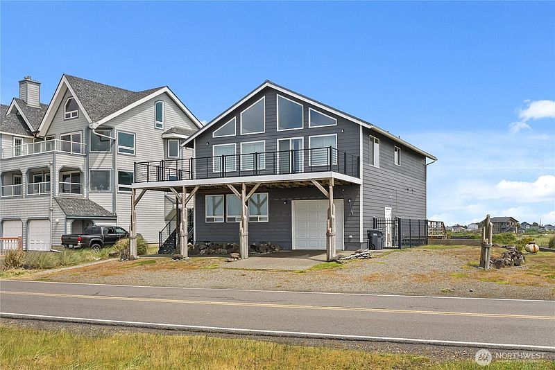 4th image of 1593 E Ocean Shores Boulevard SW