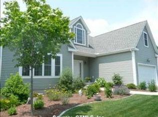 17 Regatta Dr, Niantic, CT 06357