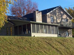 1507 1/2 Putnam Howe Dr, Belpre, OH 45714