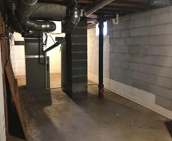 2333 Dunham St — Photo 15