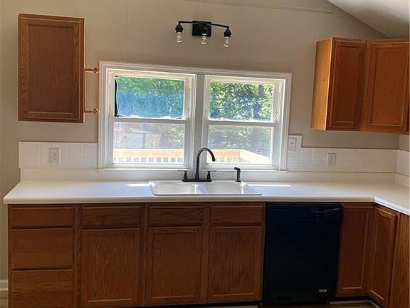 2nd image of 1174 Barkwood Rd