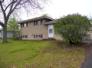 907 38th Ave, Anoka, MN 55303