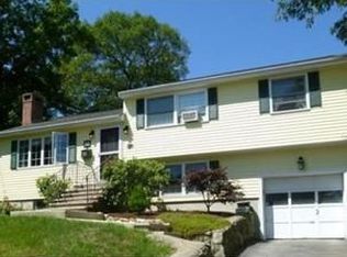 28 Twin Circle Dr, Arlington, MA 02474