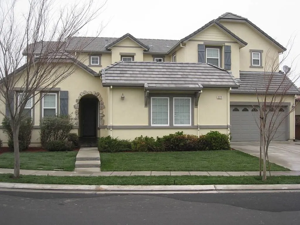 277 Nicole Ave photo 1