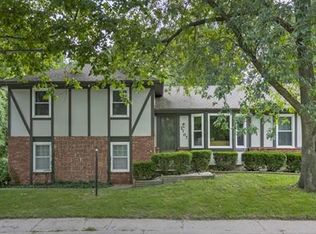 3707 NE Wild Plum Ln, Kansas City, MO 64119