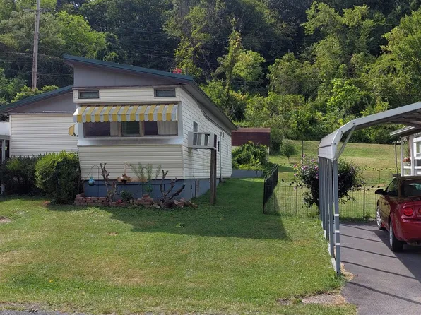 13117 Bowling St, Cumberland, MD 21502