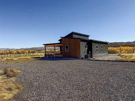 2nd image of 152 W Bryce Gate Cir