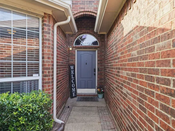 1953 Rustic Creek Dr, Garland, TX 75040