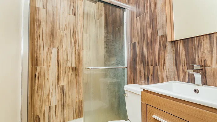 Rented by Nooklyn NYC LLC | media 25