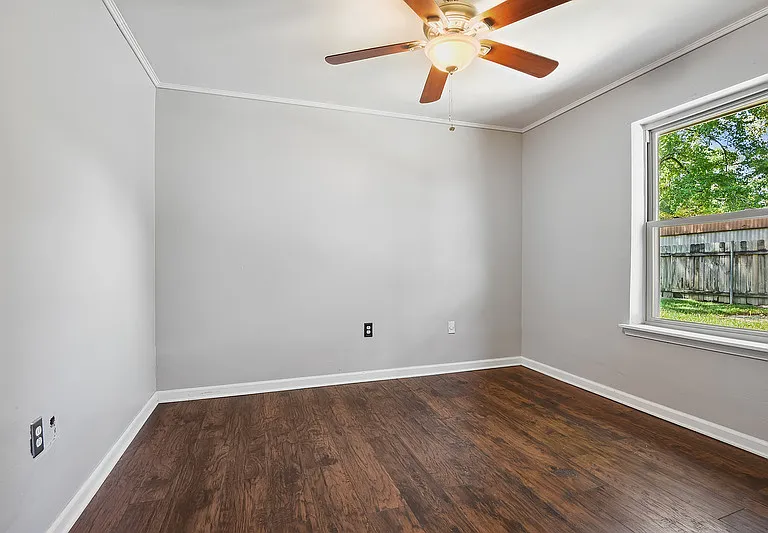 16944 Kenton Ave — Photo 10