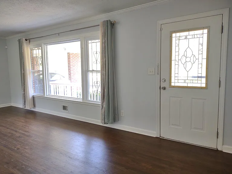 2510 Miriam Ln — Photo 10