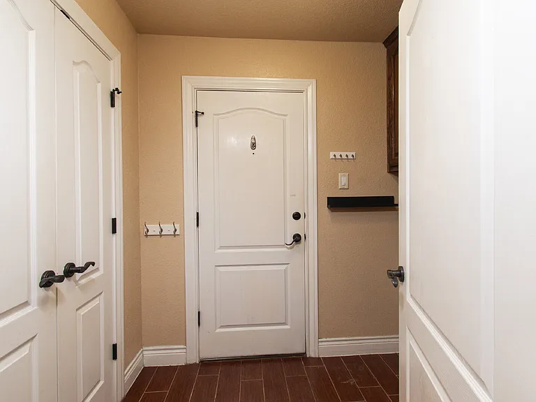 2513 Jackson Dr — Photo 12
