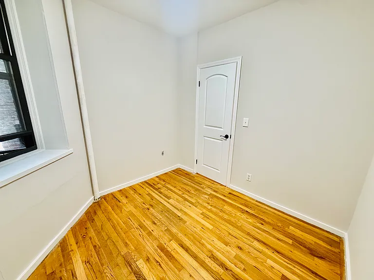 228 W 24th St #1R — Photo 8