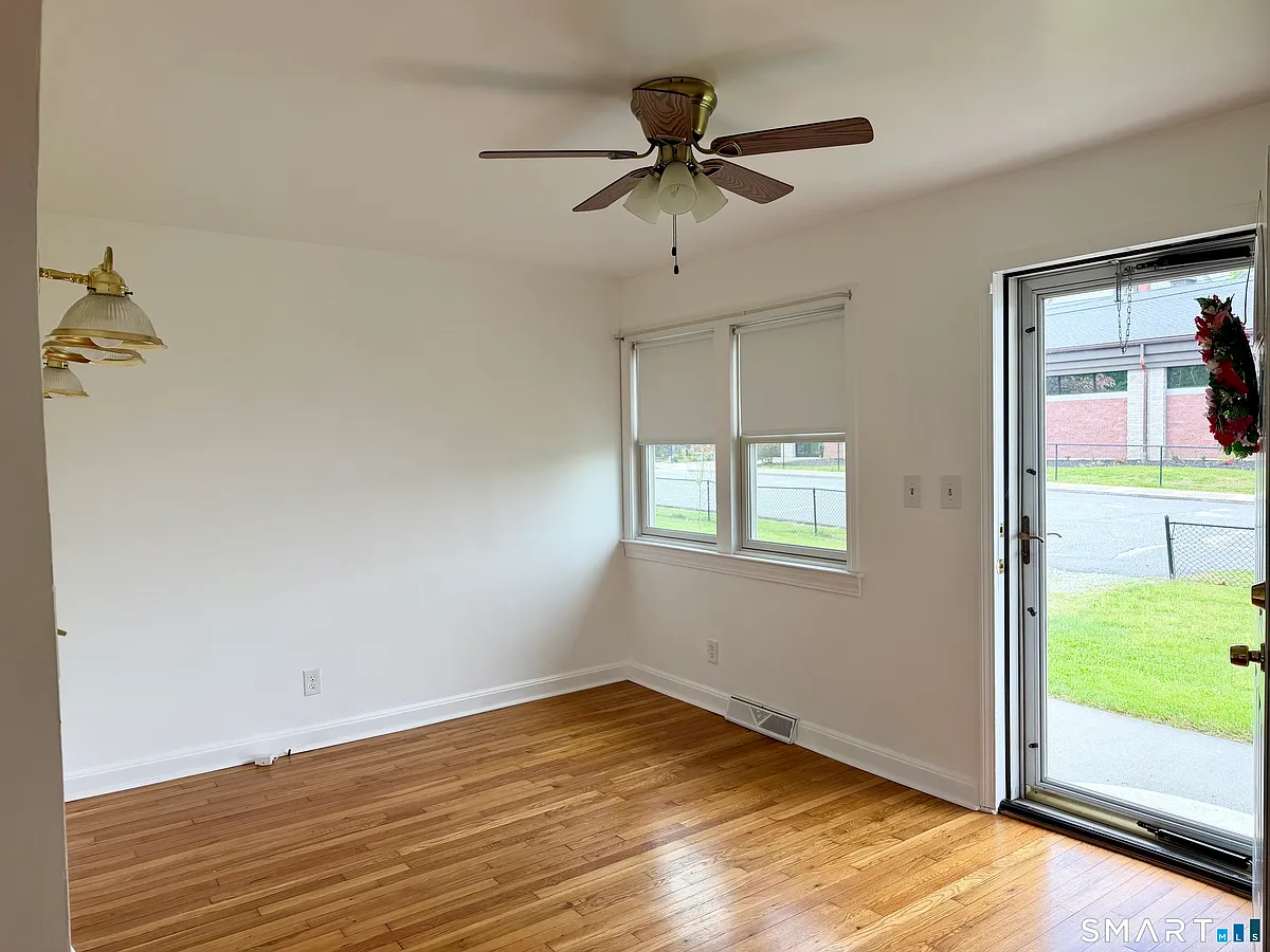 Building Photo - 79 S B St