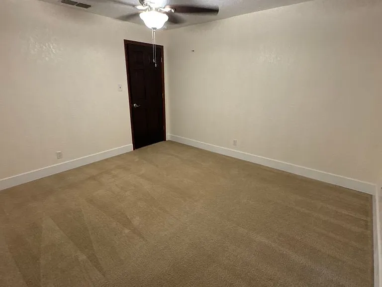 1317 Lexington Rd — Photo 17