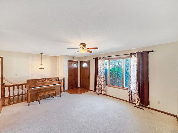 3rd image of 2510 Canterbury Rd