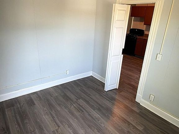 5th image of 571-573 Howe Ave Floor 1