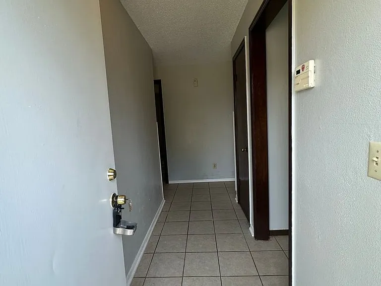3904 Overland Dr — Photo 2