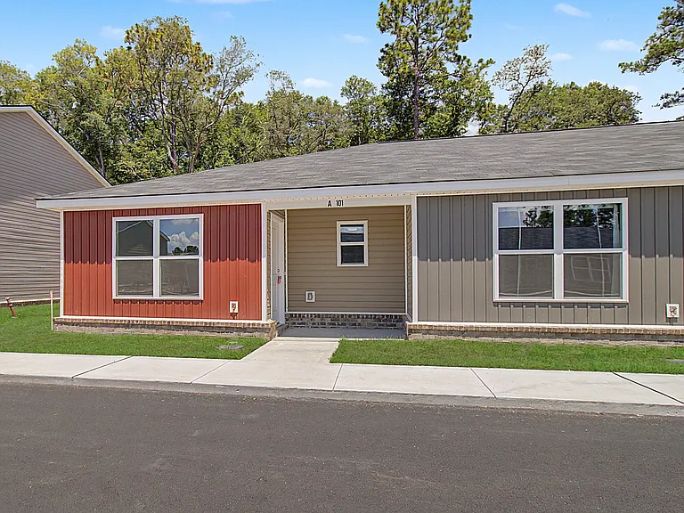 20 Frasier Ln SW #A — Photo 1