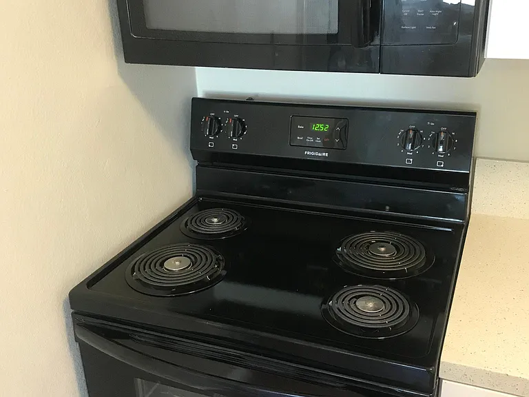 451 W 9th St #5 — Photo 7