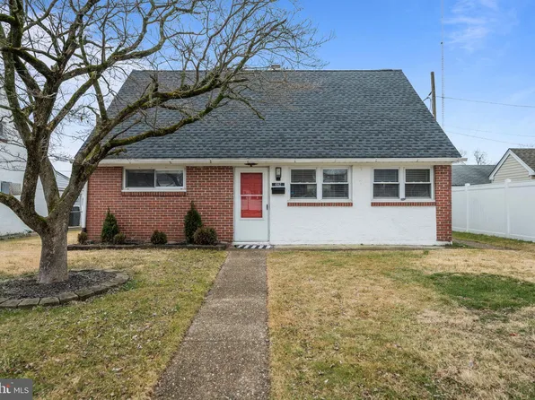 6962 Pawling St, Philadelphia, PA 19128