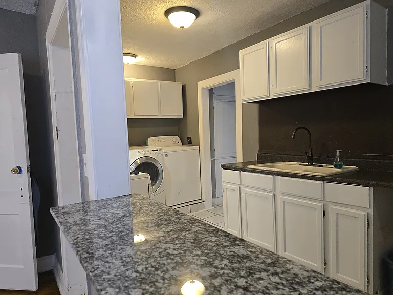 1125 NW 27th St #1 — Photo 13