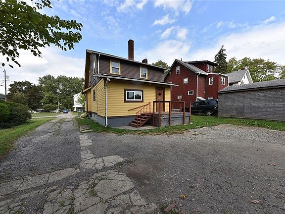 4th image of 1933 S Heights Ave