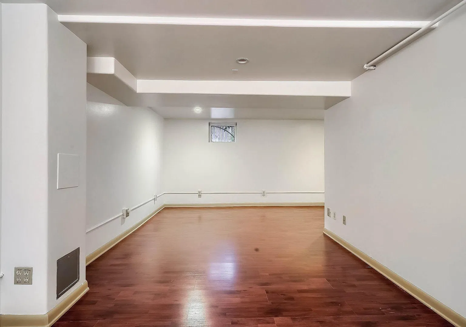 Remodeled Heart of Highland's Bungalow Single-Family Rental — Photo 2