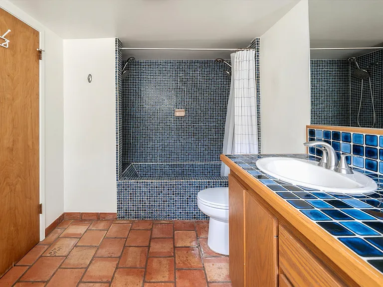 1539 Miramar Ln — Photo 11