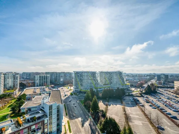 6971 Elmbridge Way #1708, Richmond, BC V7C 0A5