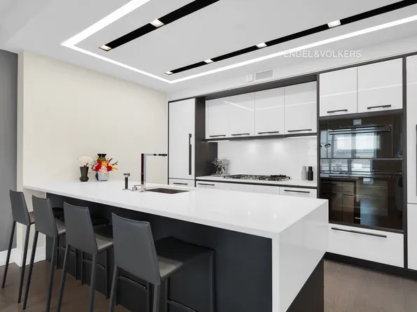 70 Charlton Street image 6 of 21