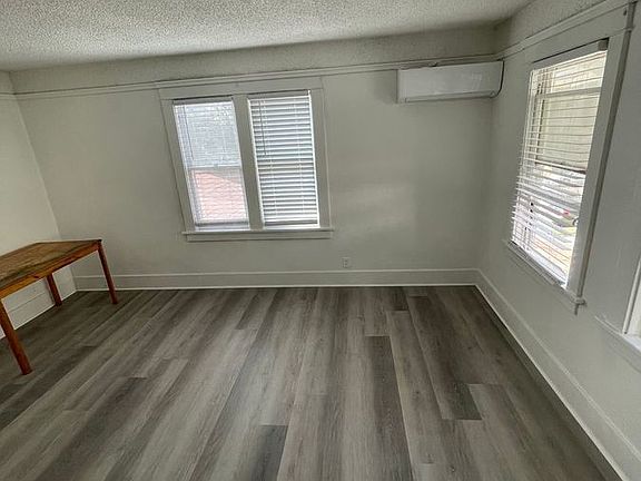 2nd image of 370 S Los Robles Ave #370B