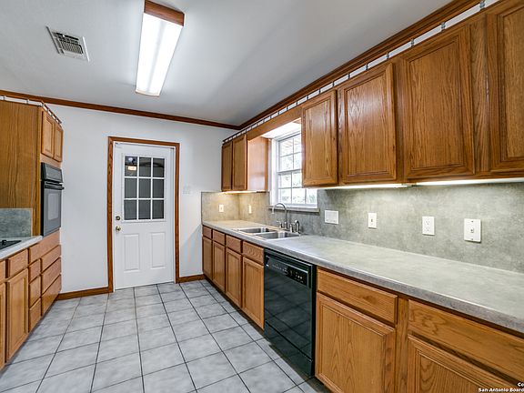 4th image of 214 SCOTT AVE