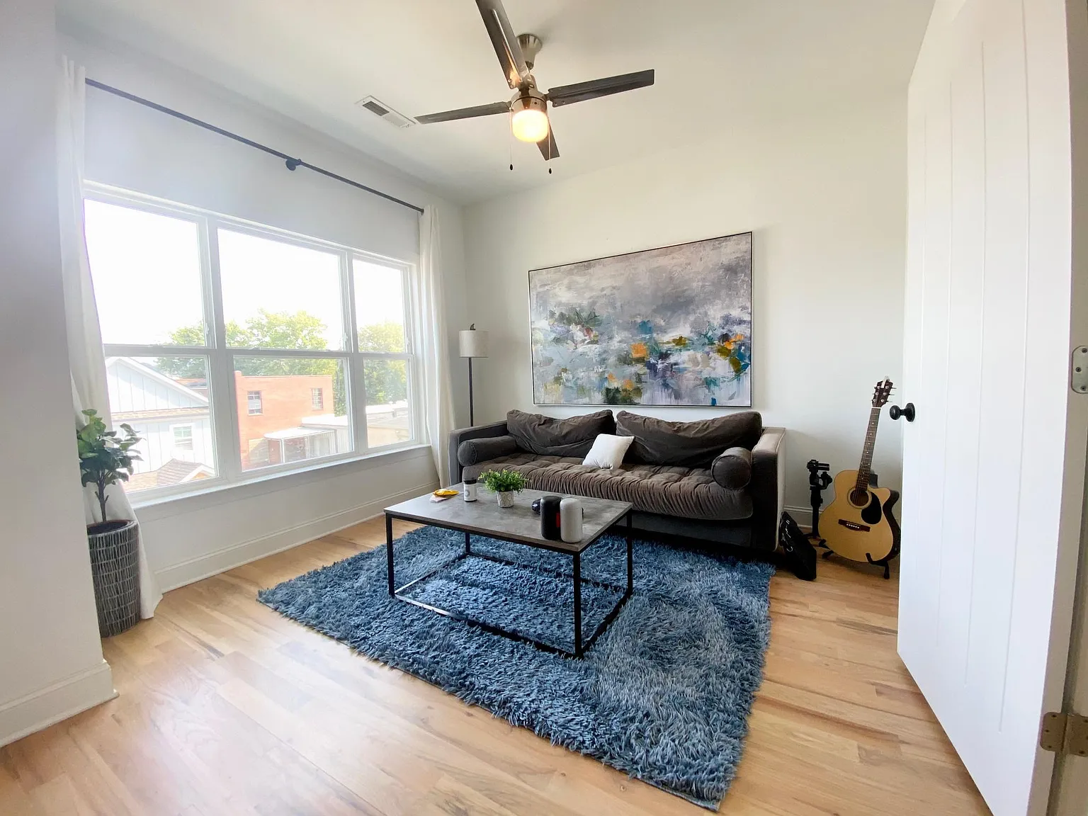 1437 Park Avenue — Photo 3