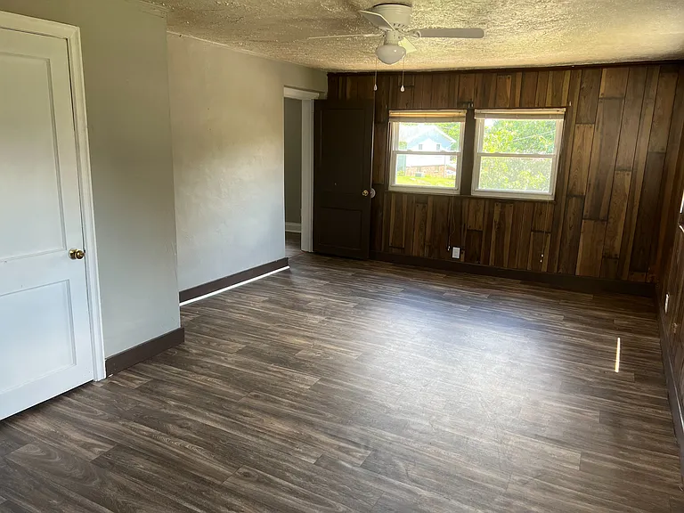 705 Low Gap Rd — Photo 12