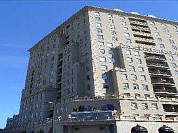 4th image of 475 W 12th Ave Unit 6E
