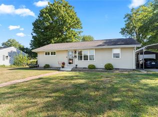 23 Maple St, Sellersburg, IN 47172