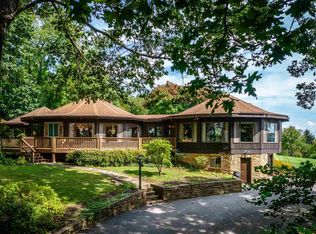 110 Friends Ln, Staunton, VA 24401