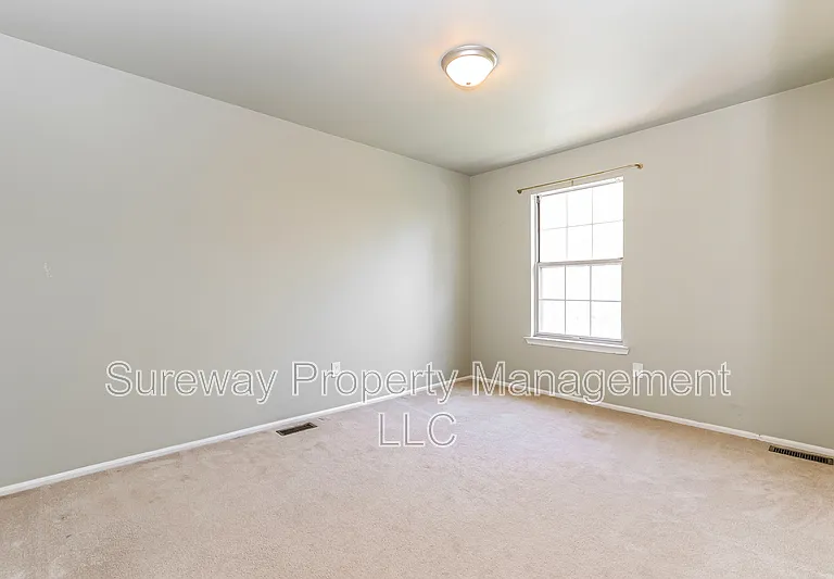 2 Salisbury Ct — Photo 15