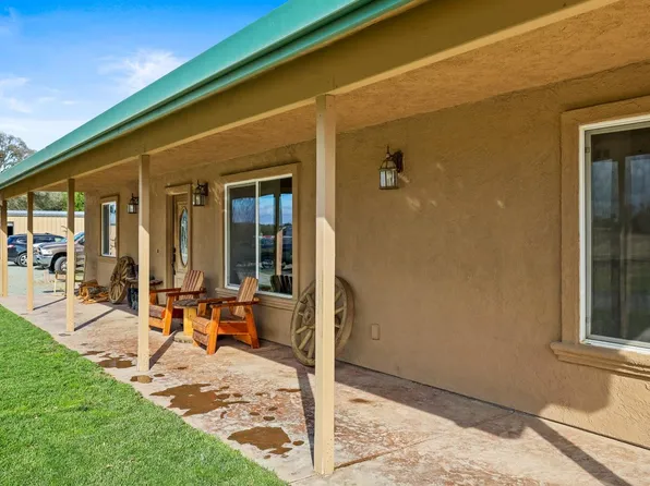 9070 Lone Oak Dr, Valley Springs, CA 95252