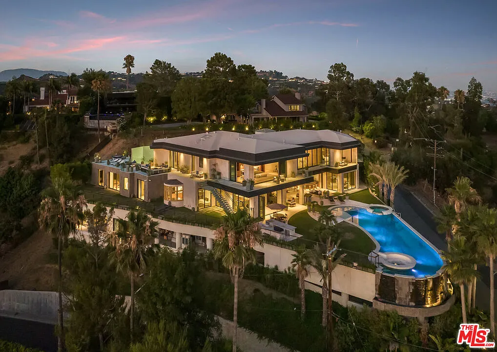 7 bed, 11.0 bath, 19000 sqft, $170,000 — Photo 3