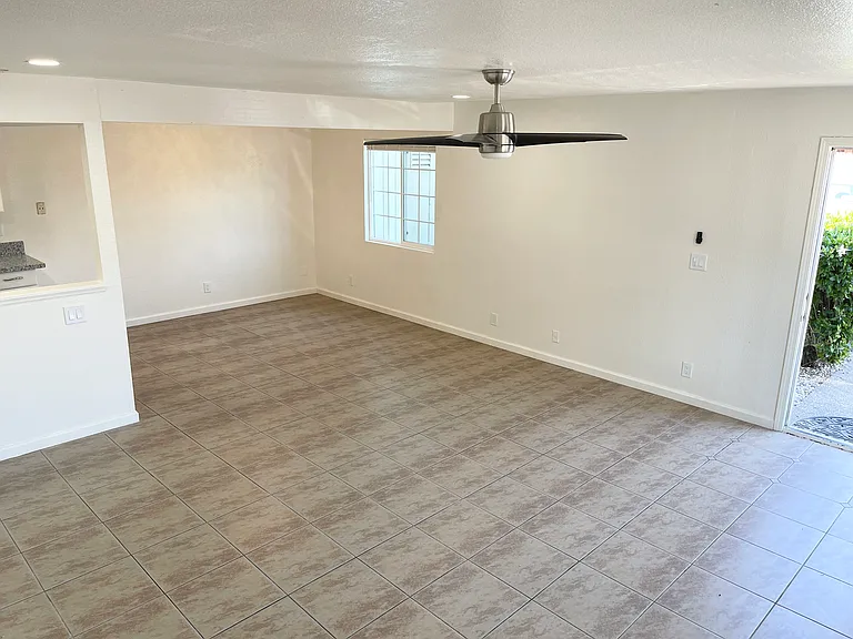 2144 Hickory Way #C — Photo 3