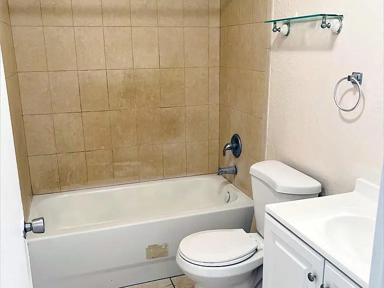 400 NW 65th Ave #209 — Photo 3