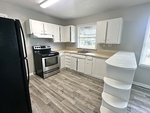 4th image of 825 Bethune Dr