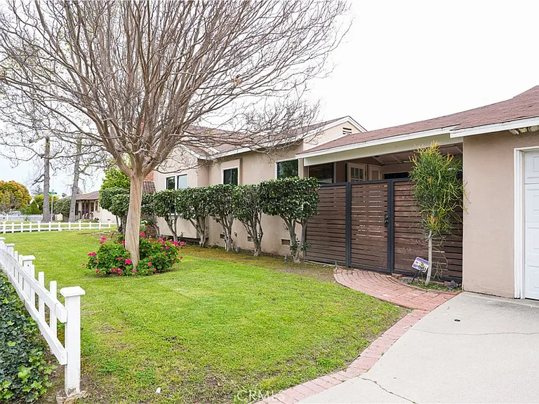 6343 Livia Ave — Photo 25