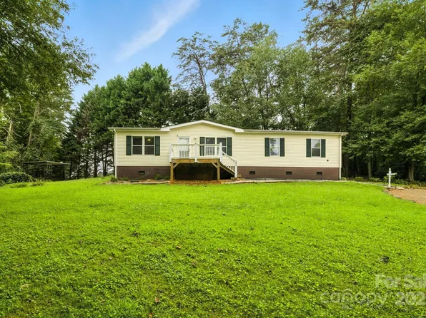 6337 Fairlane St, Hickory, NC 28602
